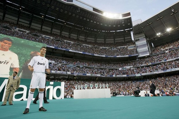 Ronaldo predstavljen u spektaklu!
