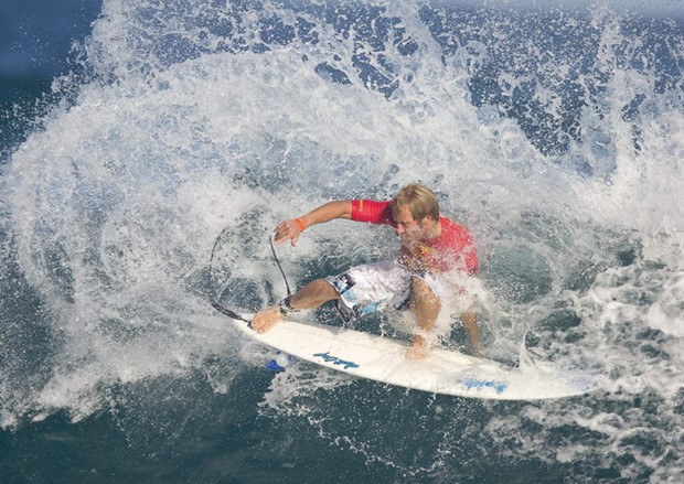 Natjecanju u surfanju na Tahitiju, a Olimpijske igre u Parizu