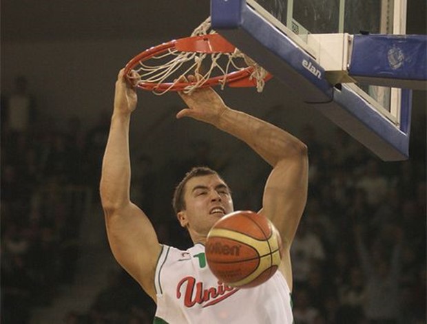 Olimpija se riješila Miliča