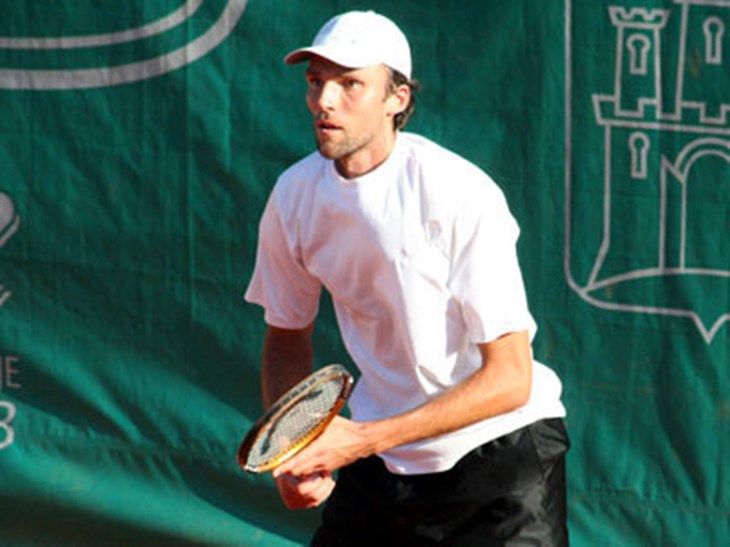 Karlović tijesno pao