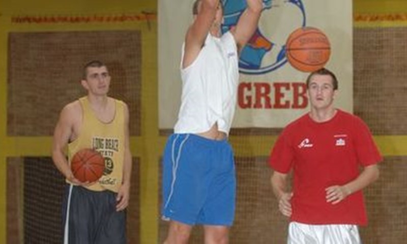 Trojica Hrvata produžili sa Širokim