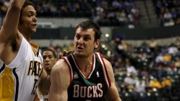 Andrew Bogut ostaje u Milwaukee Bucksima