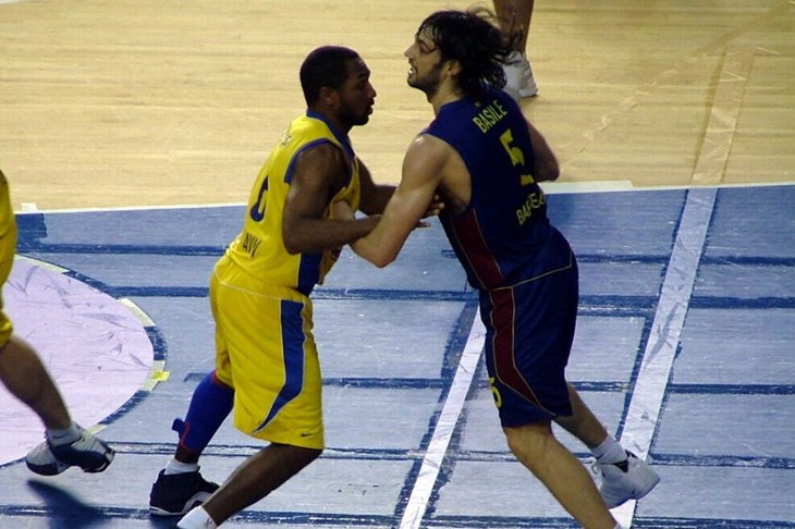 Barcelona ne posustaje, Caji derbi