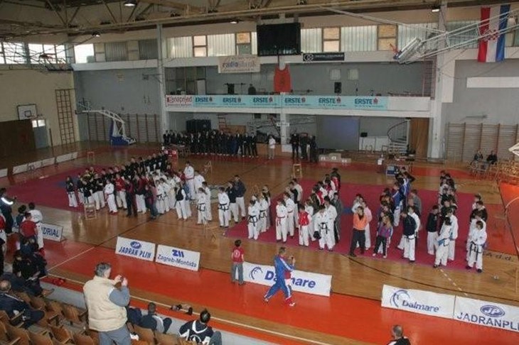 Slika 2 od 2.