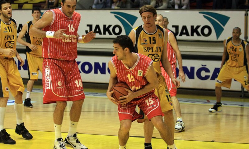 Domaćini stopostotni