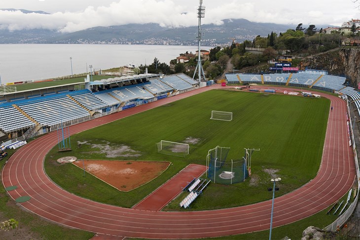 "Ovaj stadion je katastrofa!"