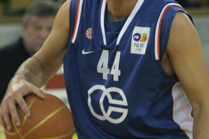 Peras mora požuriti