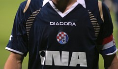 Dinamo slavio, Hajduku bod