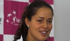 Ivanović se zaplela i posrnula