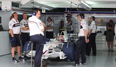 Kubica ostaje u Renaultu