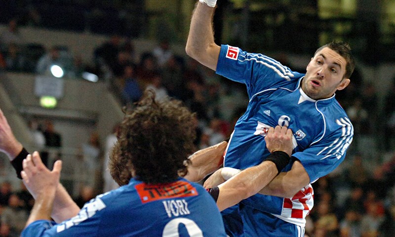 Odličan Lacković, Kiel krenuo