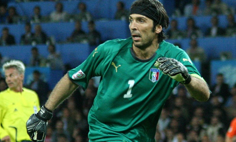 Buffon najbolji, Casillas odmah do