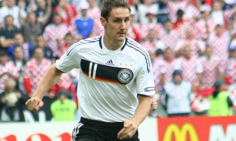 Klose otpao, Khedira upitan