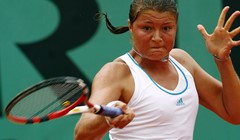 Tanasugarn i Safina za naslov