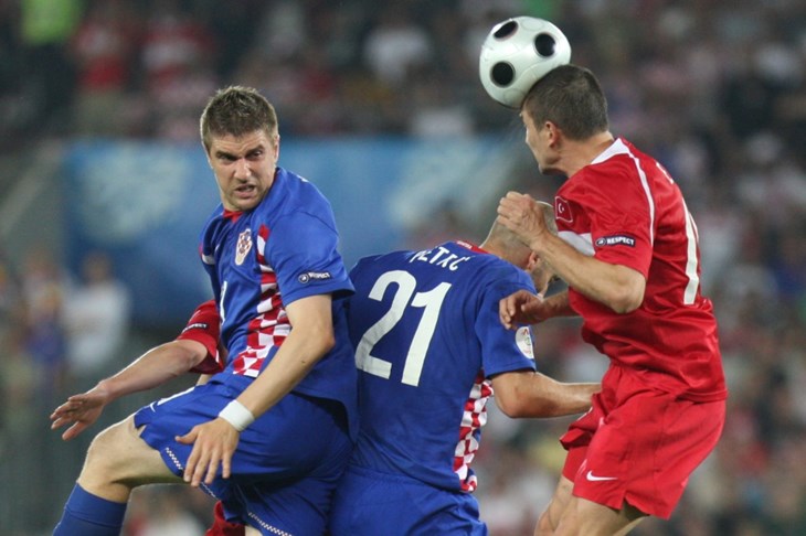 Novi hrvatski napadački tandem u HSV-u?