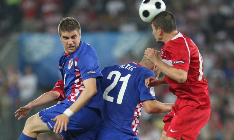 Novi hrvatski napadački tandem u HSV-u?