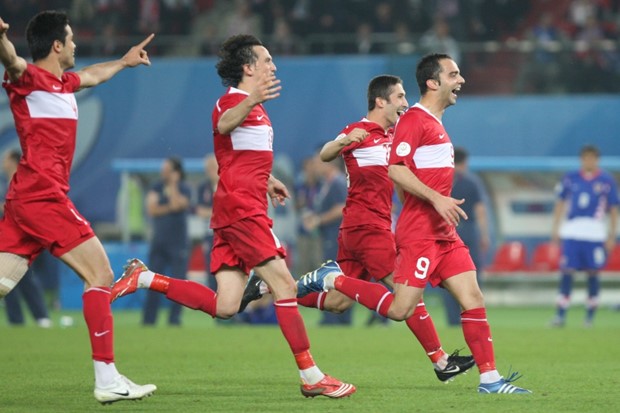 Turci na koridi, Portugalci na popravnom