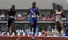 Gay prepravlja povijest