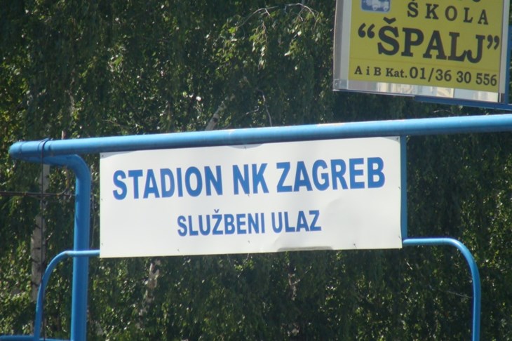 Počelo postavljanje reflektora