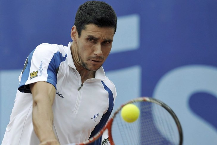 Hanescu party-breaker