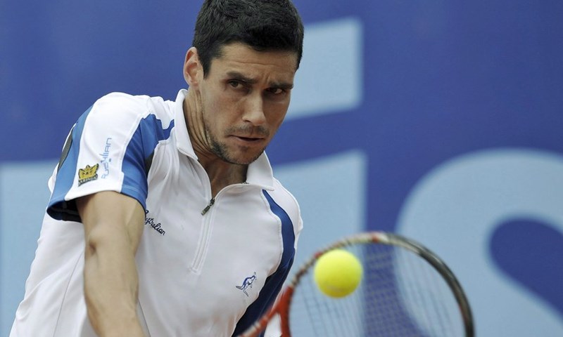 Hanescu party-breaker
