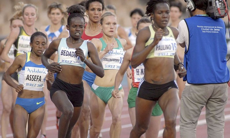 Bekele po double u Peking