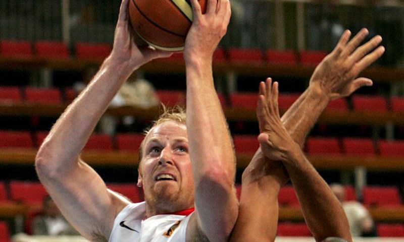 Nowitzki i Kaman previše za Fince
