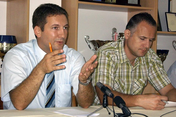 Lijepi objekti, iznutra poluživi