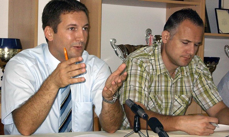 Lijepi objekti, iznutra poluživi