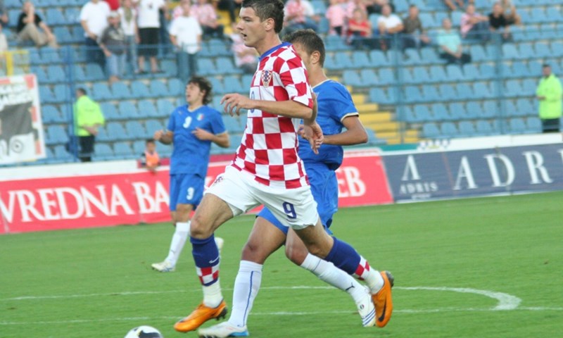 Smrekar ni na klupi