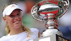 Wozniacki teško do naslova
