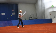 Premijera na dvoranskoj zemlji