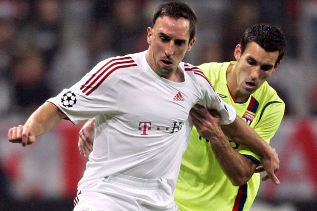 Riberyja honorirali sami igrači