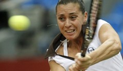 Dvije nositeljice out