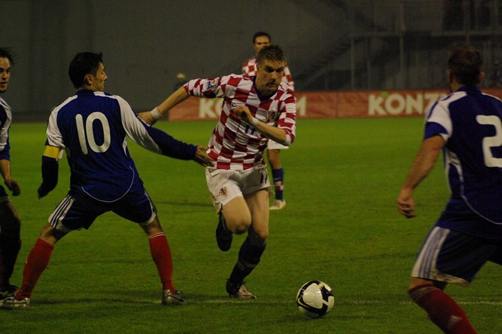 Klasnić, Eduardo i - točka