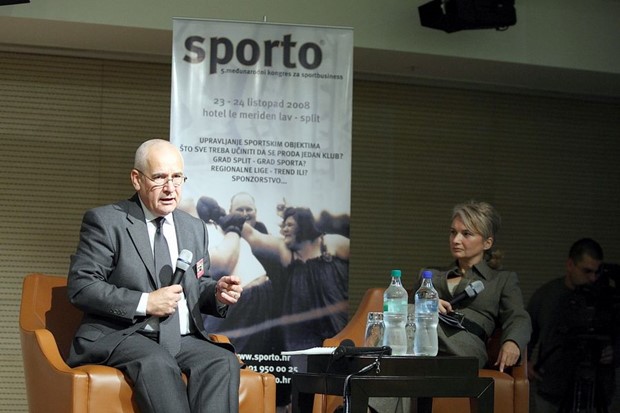 Hajdukovi dioničari u petak na Sporto kongresu