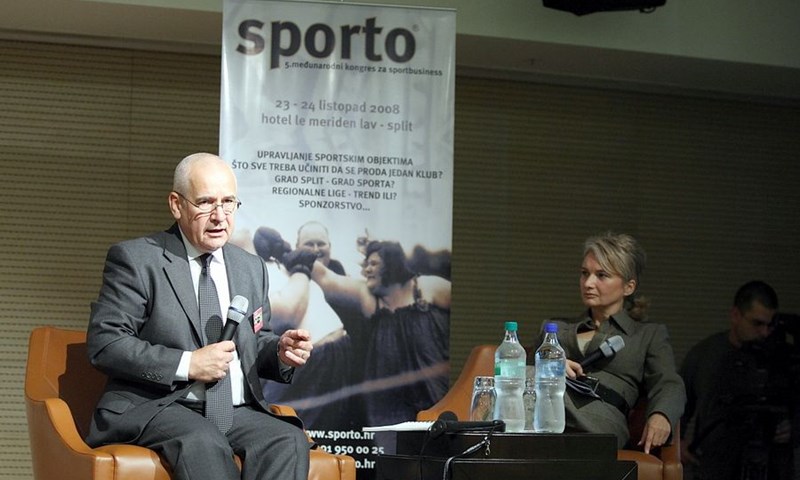 Hajdukovi dioničari u petak na Sporto kongresu