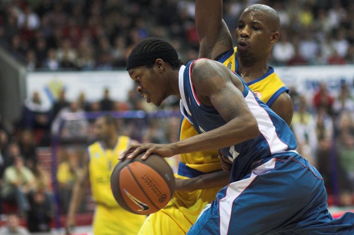 Novi Amerikanac protiv Cibone