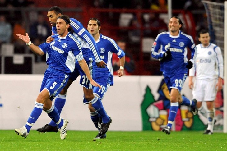 Bayeru derbi i vrh, Rakitić slavio