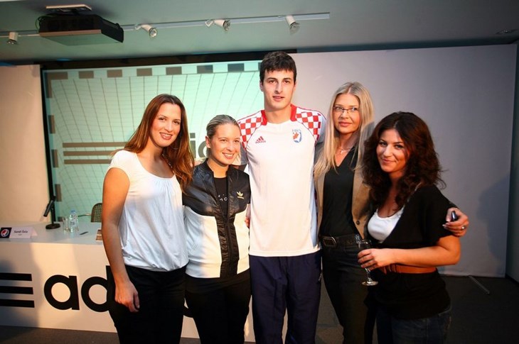 Rukometaši u novom adidasovom ruhu