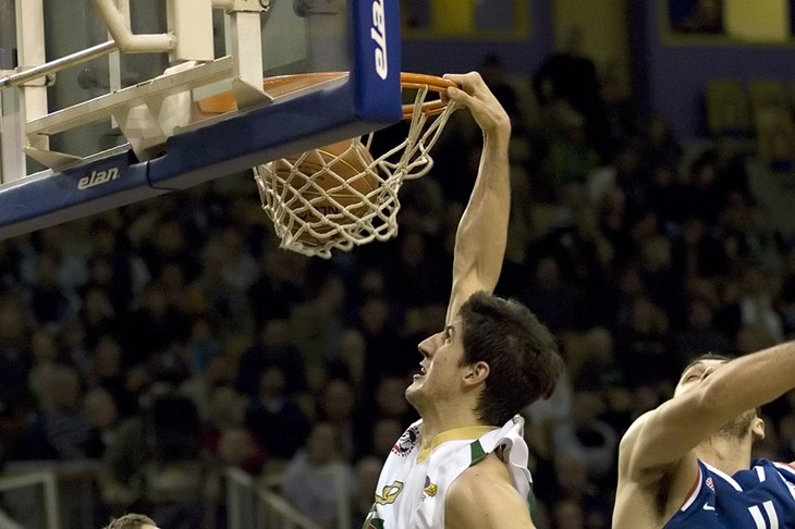 Petorica s trofejom kupa