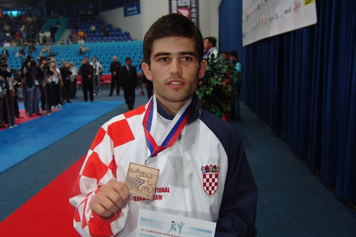 Danil Domdjoni svjetski prvak!