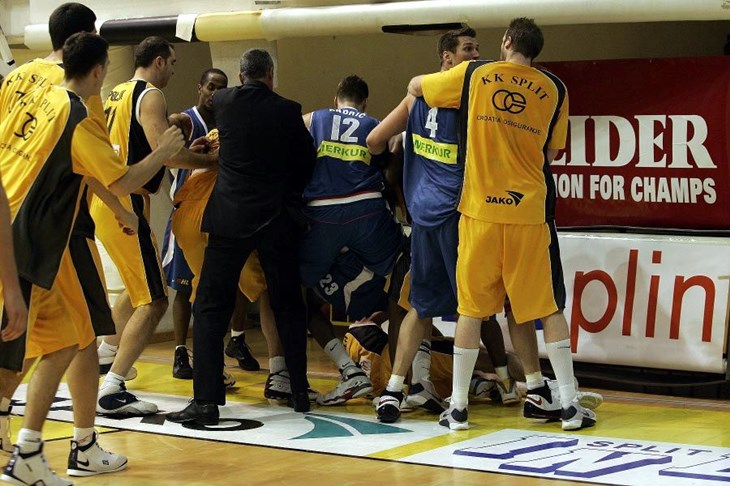 Marshall nije Batman