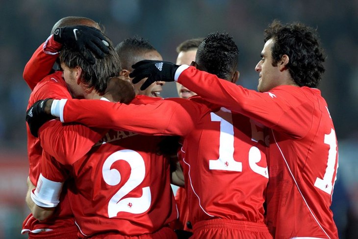 City dalje, Schalke u provaliji