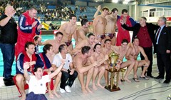 Trofej ostao u vitrinama Gospara