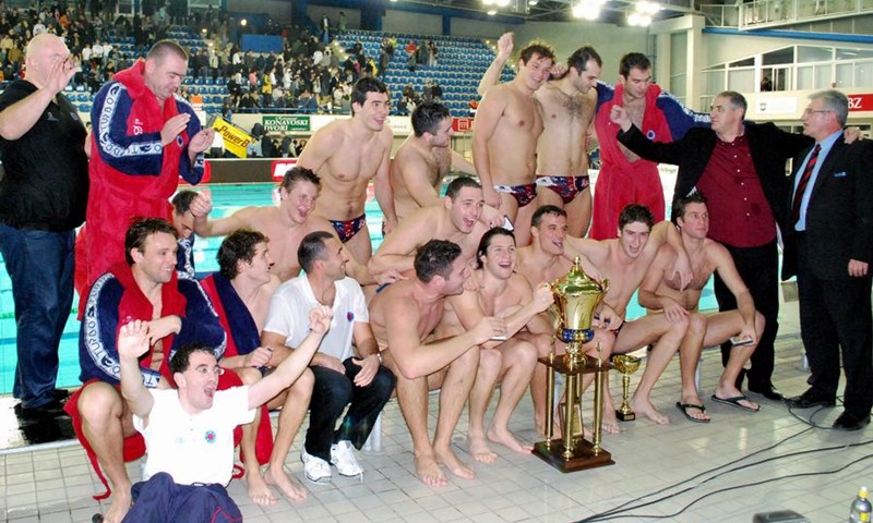 Trofej ostao u vitrinama Gospara
