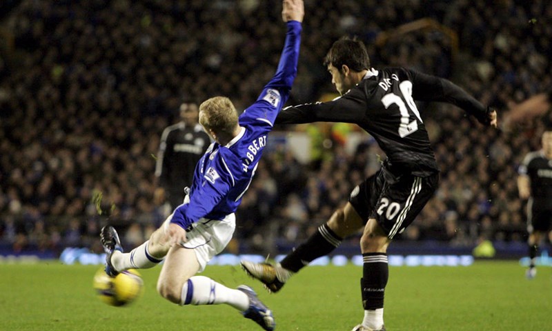 Terry pocrvenio, Chelseaju samo bod