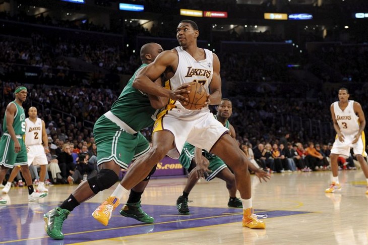 Bryant i Gasol zaustavili Boston