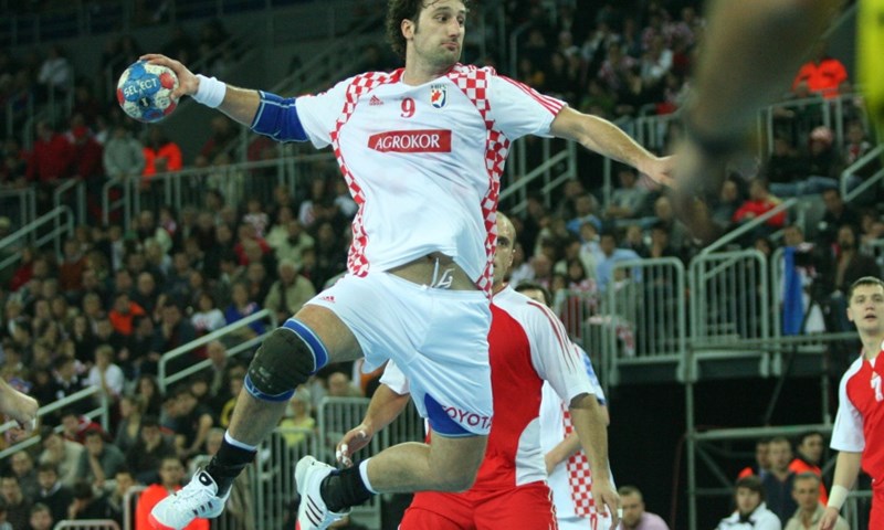 Rusi pali u Areni!