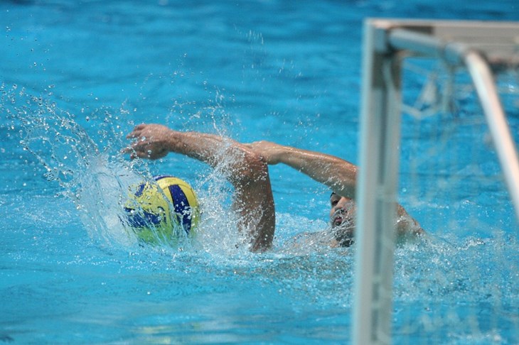 Kuha se u Beogradu, Pirej prijeti